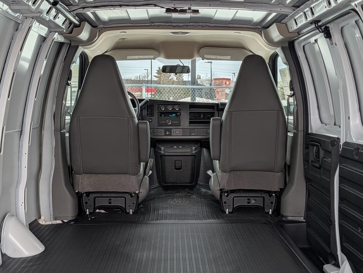 2025 Chevrolet Express Cargo Van  Photo