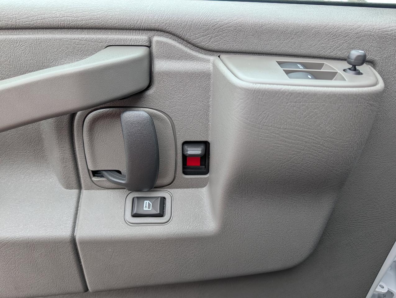 2025 Chevrolet Express Cargo Van  Photo