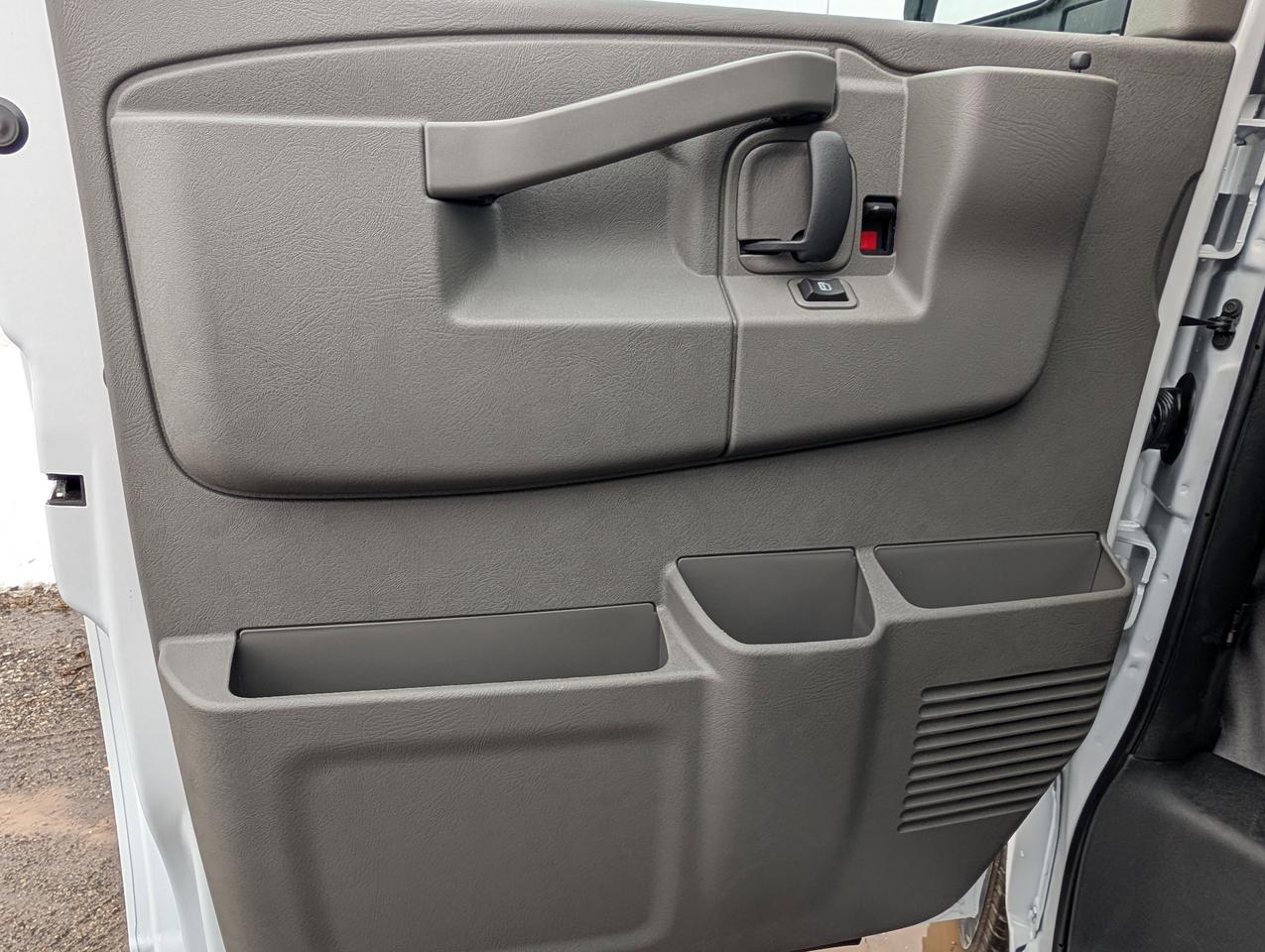 2025 Chevrolet Express Cargo Van  Photo