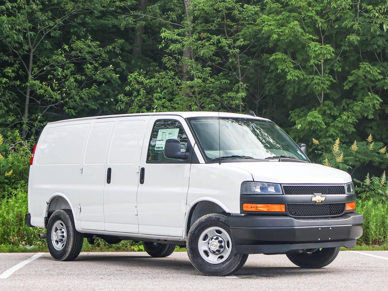2025 Chevrolet Express Cargo Van  Photo1
