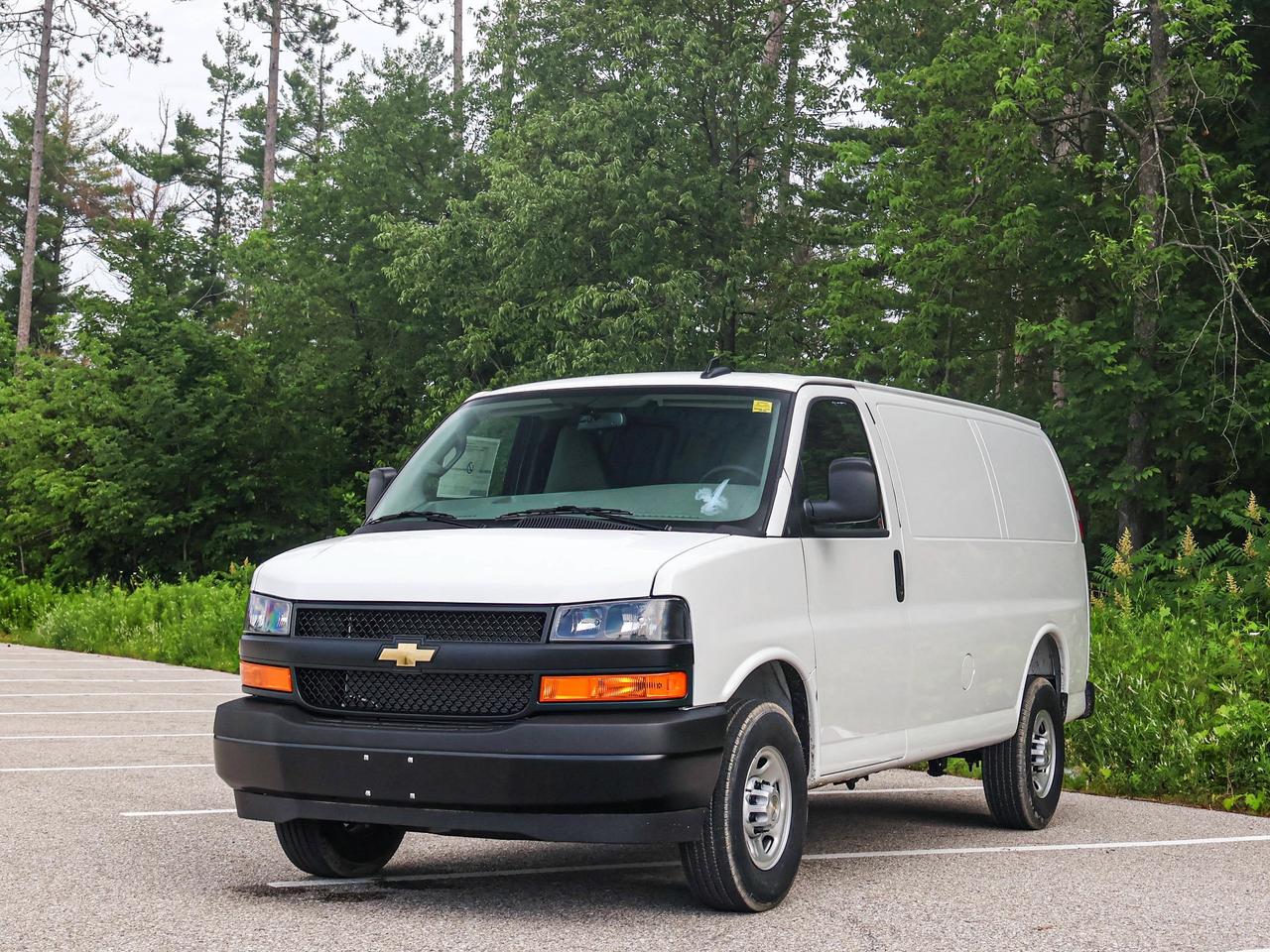2025 Chevrolet Express Cargo Van  Photo