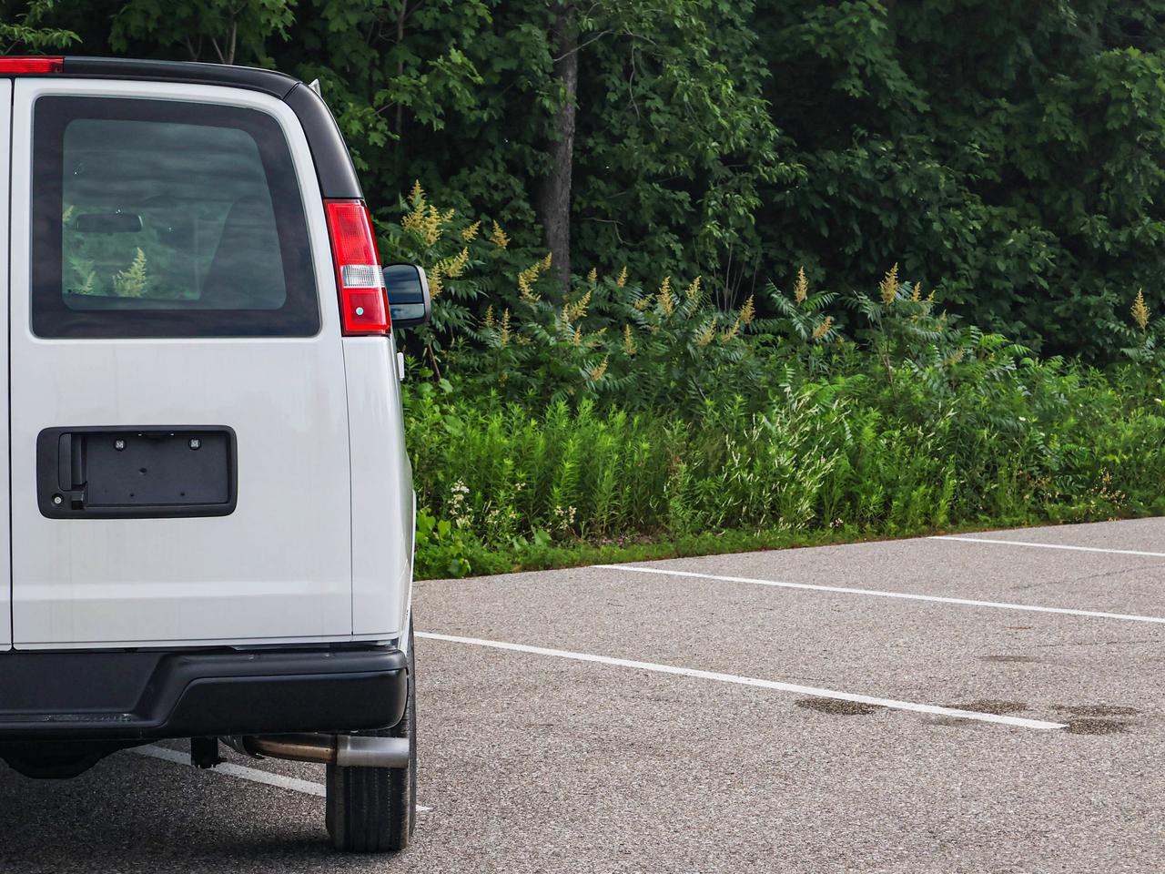 2025 Chevrolet Express Cargo Van  Photo