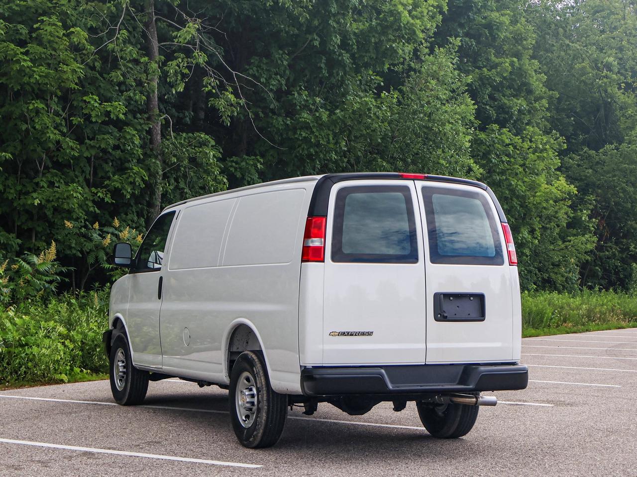 2025 Chevrolet Express Cargo Van  Photo