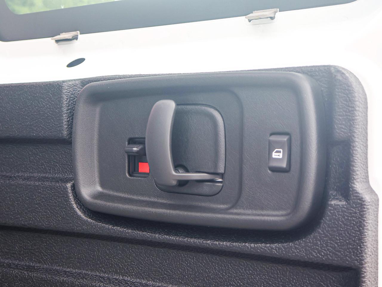 2025 Chevrolet Express Cargo Van  Photo