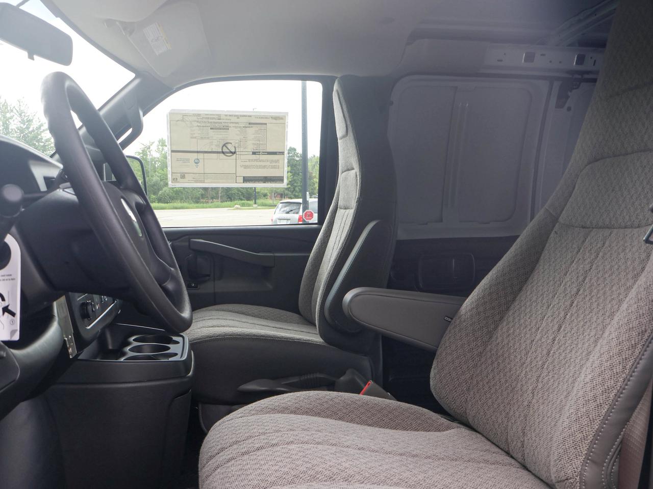 2025 Chevrolet Express Cargo Van  Photo