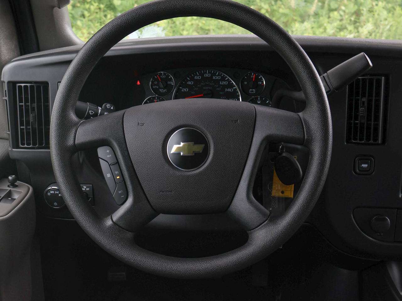 2025 Chevrolet Express Cargo Van  Photo