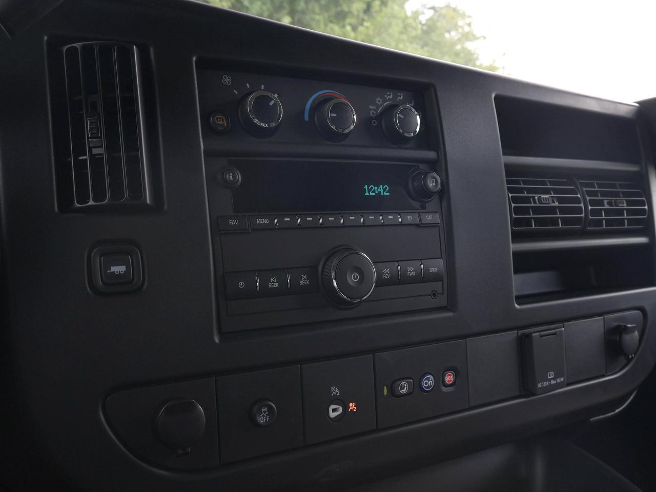 2025 Chevrolet Express Cargo Van  Photo