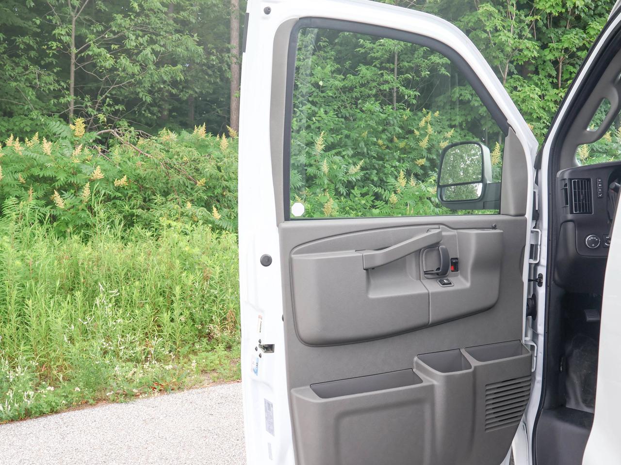 2025 Chevrolet Express Cargo Van  Photo