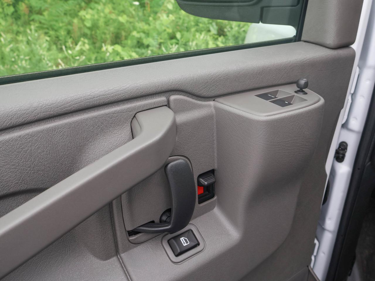2025 Chevrolet Express Cargo Van  Photo