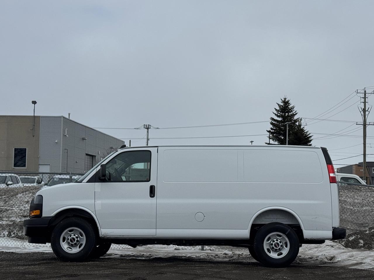 2025 GMC Savana Cargo Van  Photo