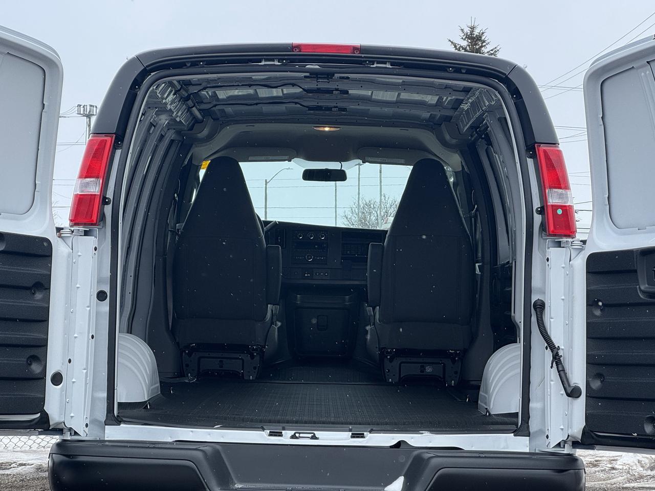 2025 GMC Savana Cargo Van  Photo