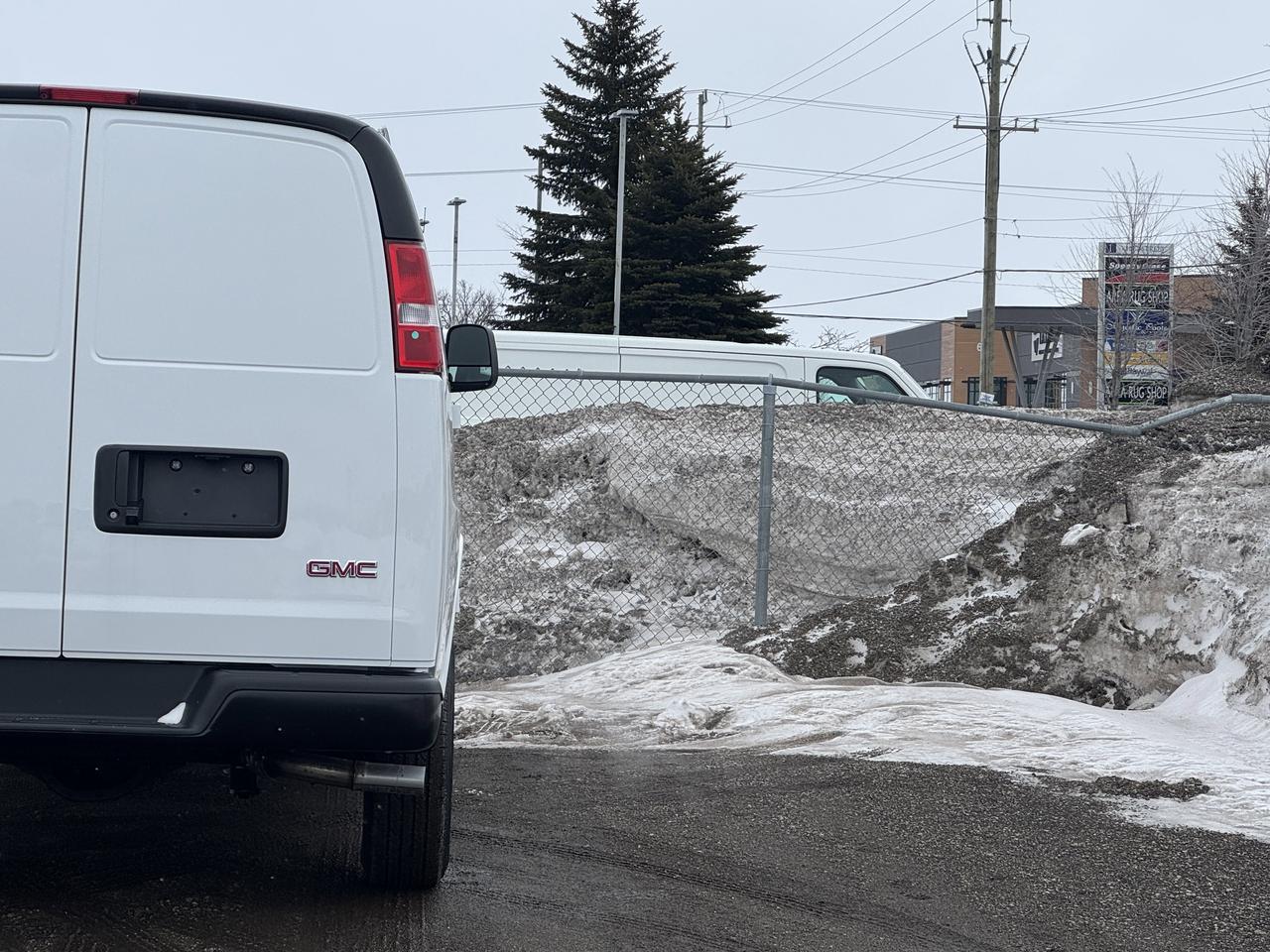 2025 GMC Savana Cargo Van  Photo