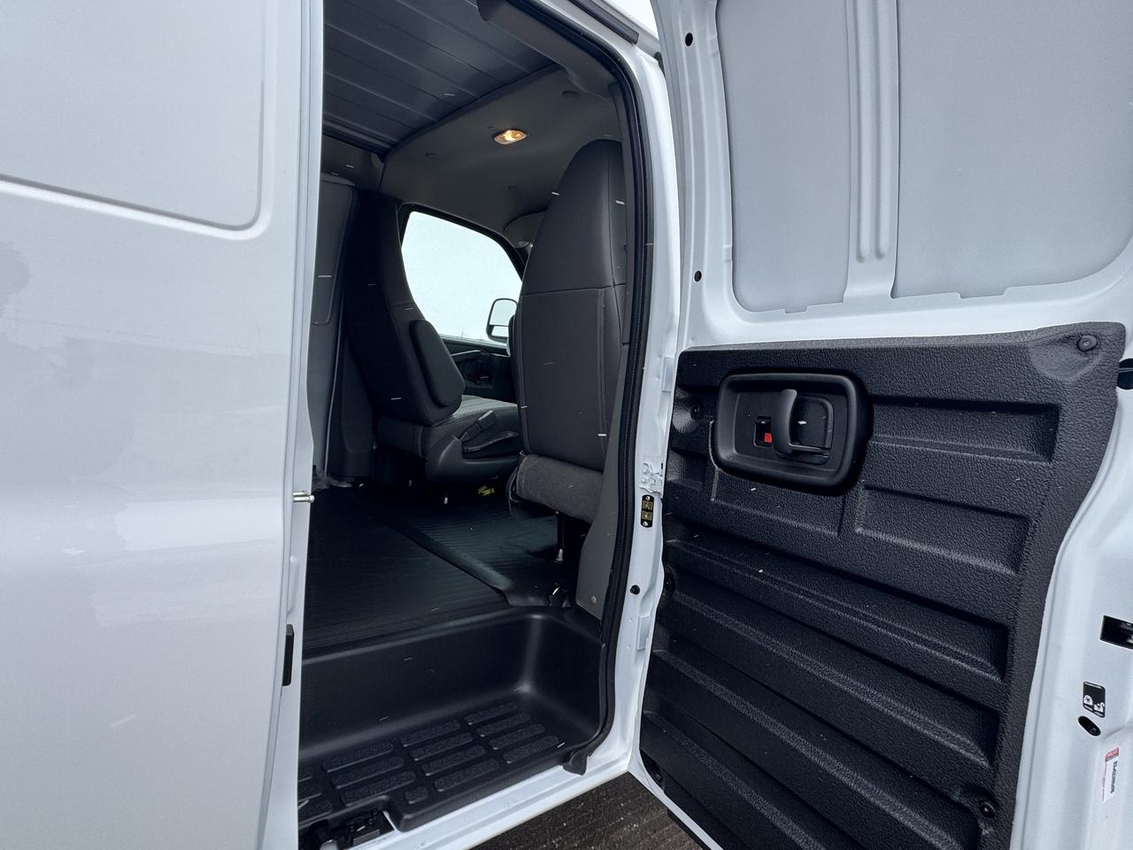 2025 GMC Savana Cargo Van  Photo