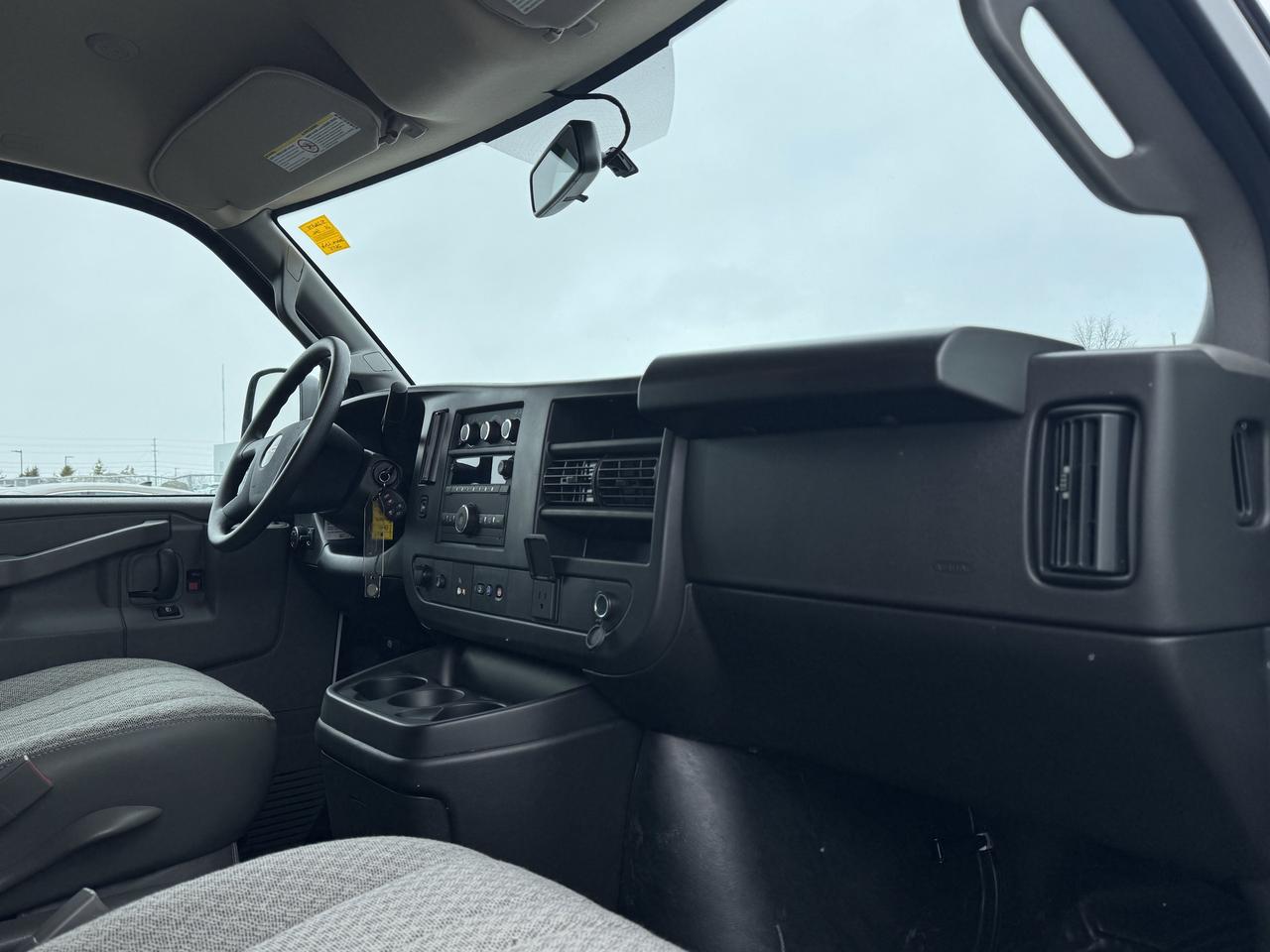 2025 GMC Savana Cargo Van  Photo