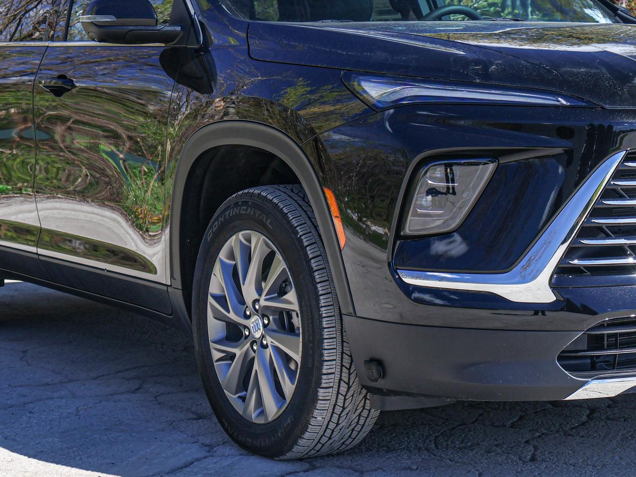 2025 Buick Enclave Preferred Photo2