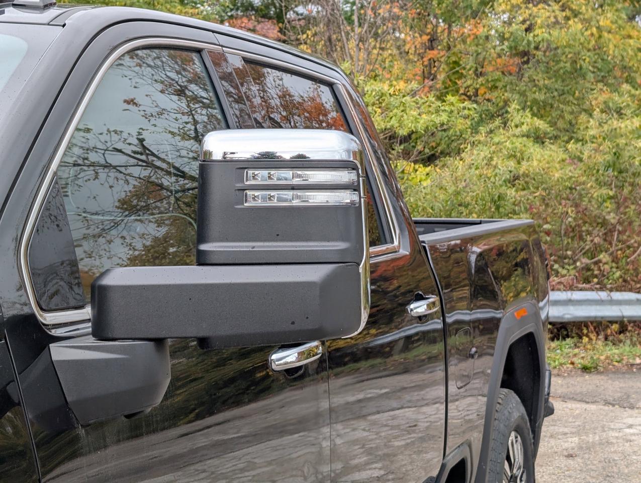 2025 GMC Sierra 3500HD Denali Ultimate Photo2