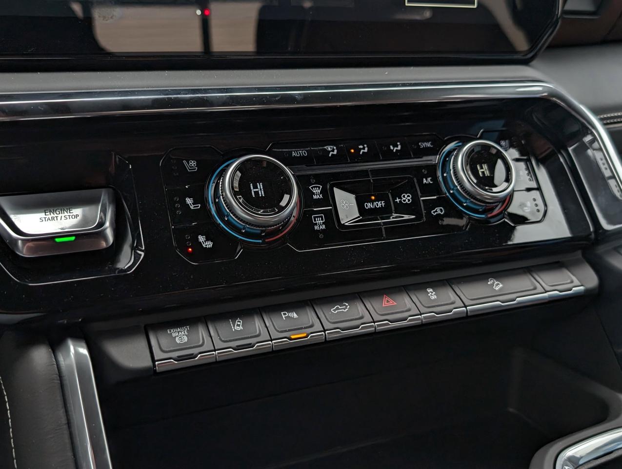 2025 GMC Sierra 3500HD Denali Ultimate Photo