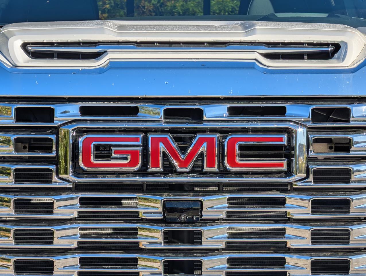 2025 GMC SIERRA 2500HD DENALI Photo