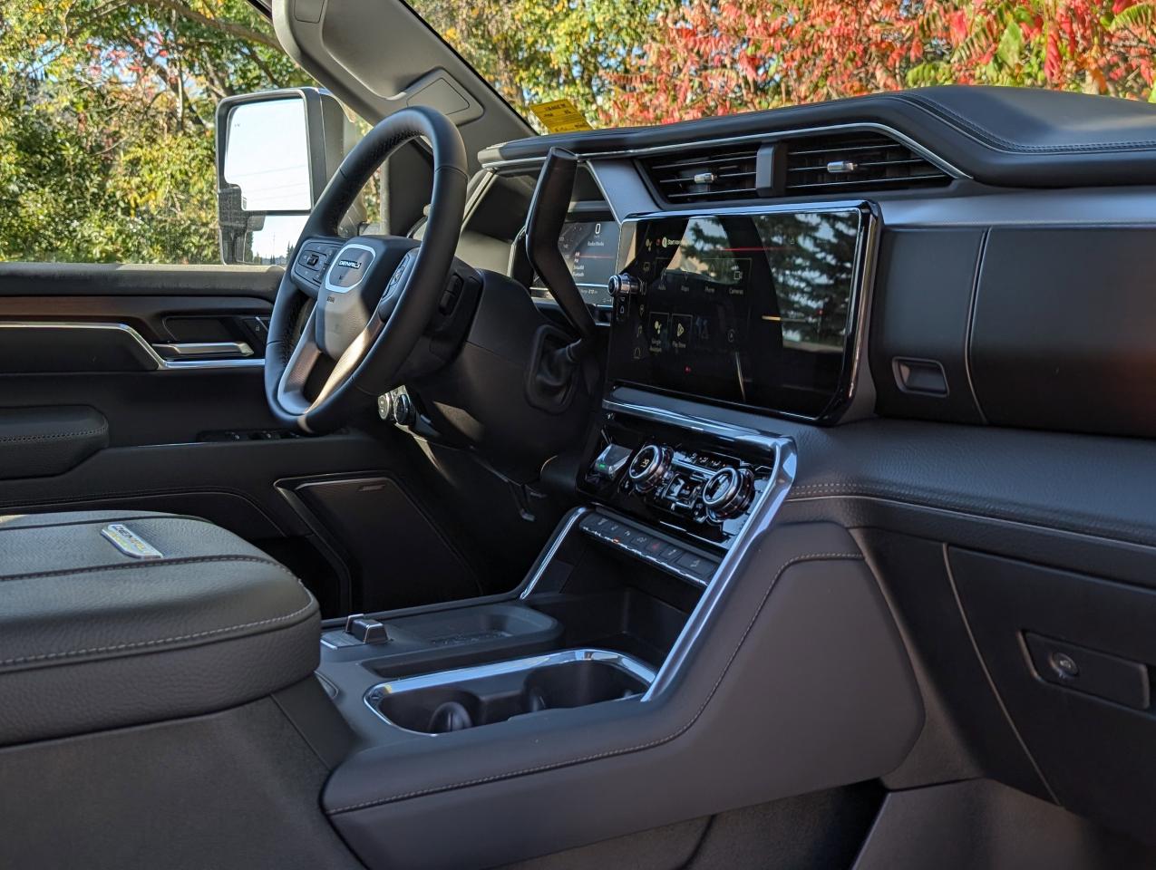 2025 GMC SIERRA 2500HD DENALI Photo