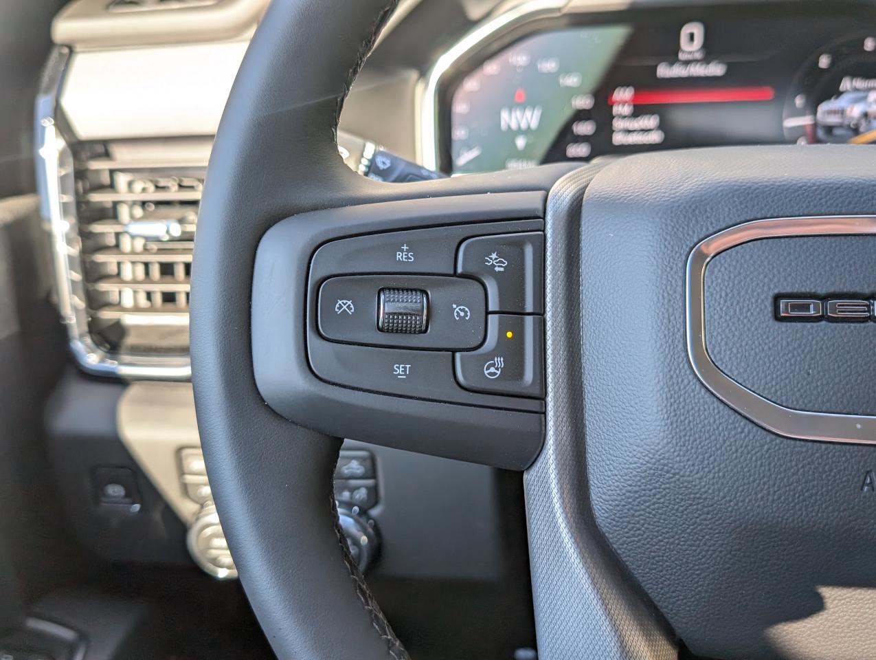 2025 GMC SIERRA 2500HD DENALI Photo