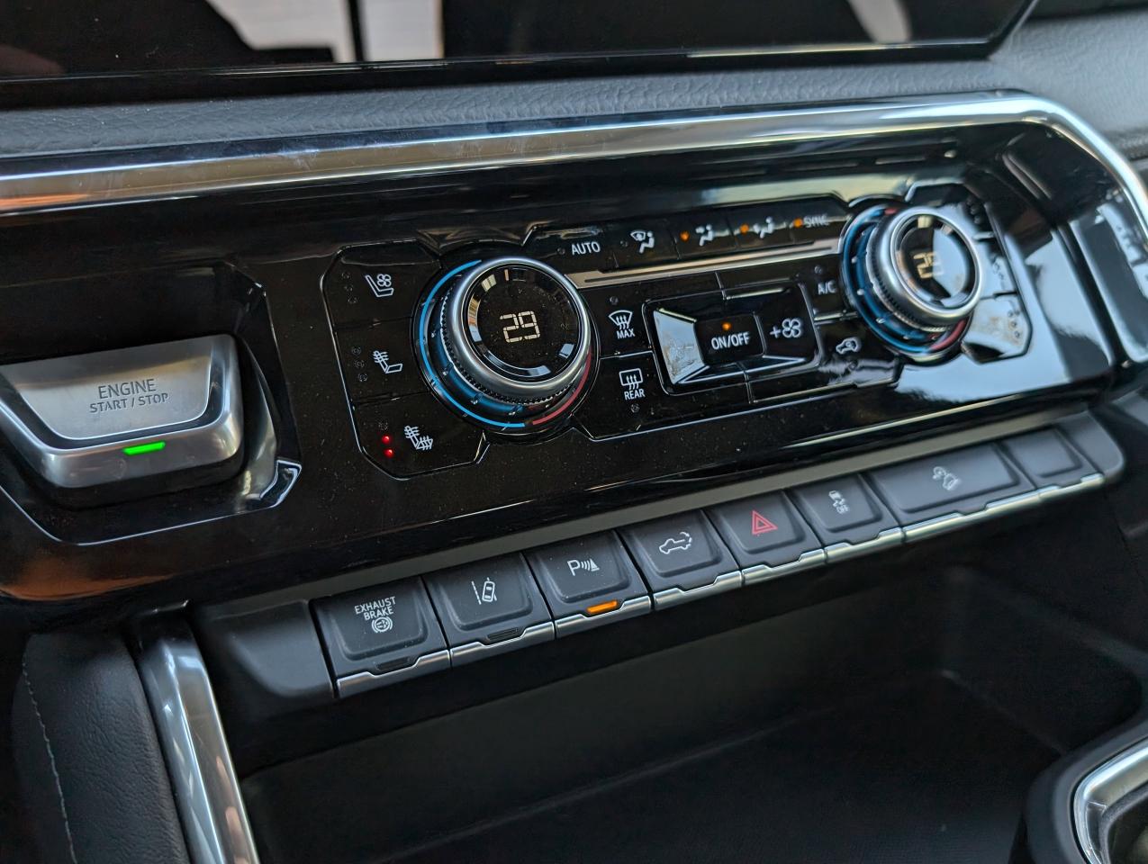 2025 GMC SIERRA 2500HD DENALI Photo