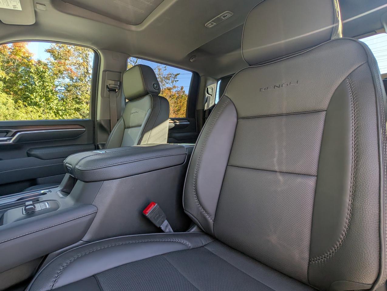 2025 GMC SIERRA 2500HD DENALI Photo