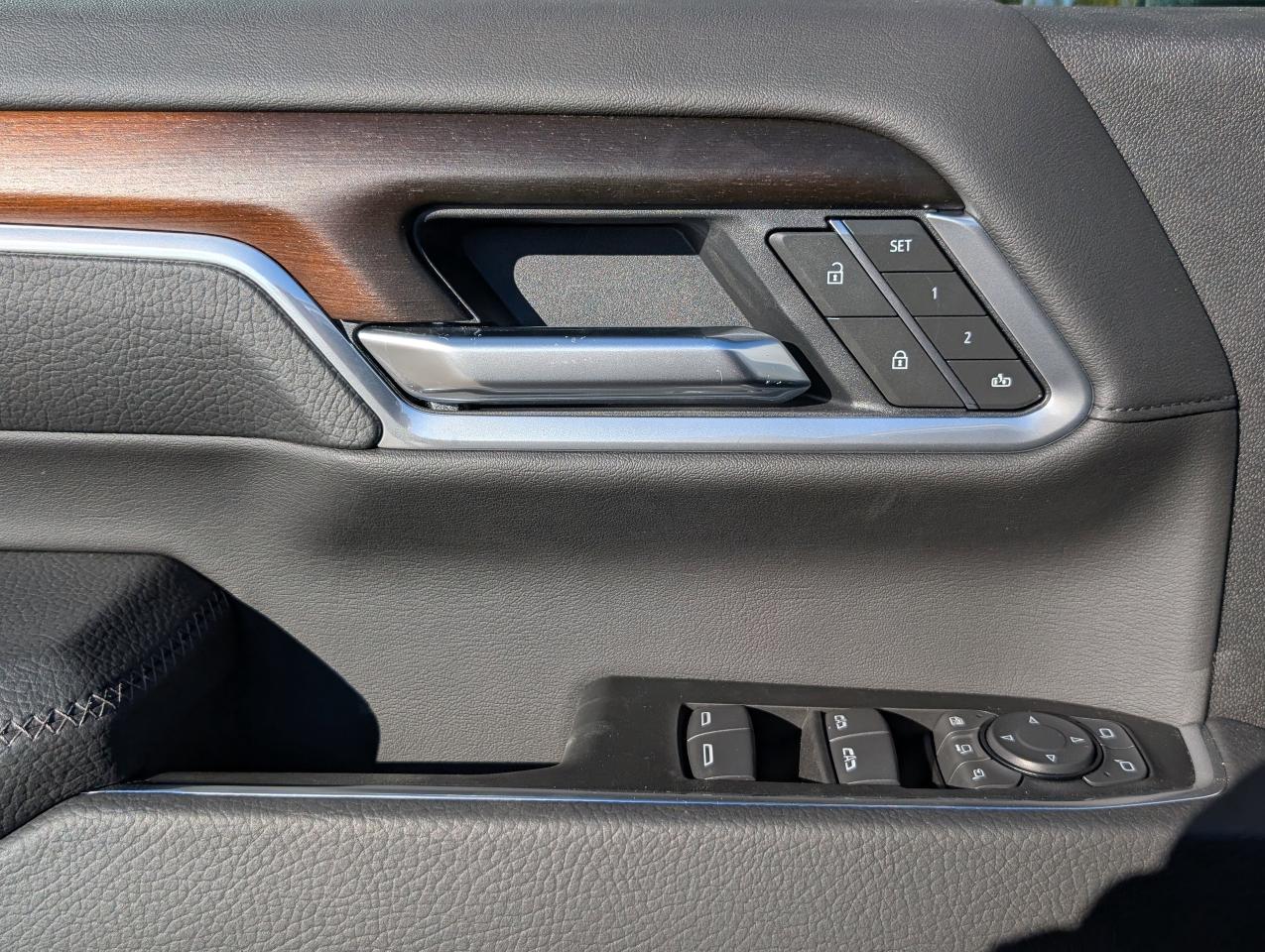 2025 GMC SIERRA 2500HD DENALI Photo