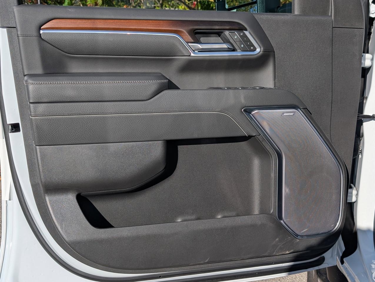 2025 GMC SIERRA 2500HD DENALI Photo