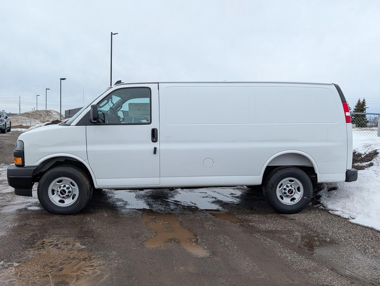 2025 GMC Savana Cargo Van  Photo