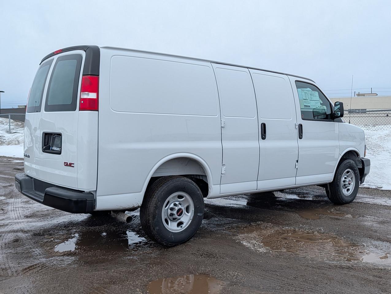 2025 GMC Savana Cargo Van  Photo