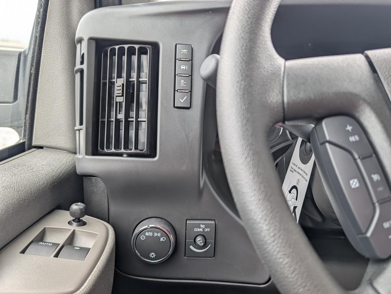 2025 GMC Savana Cargo Van  Photo