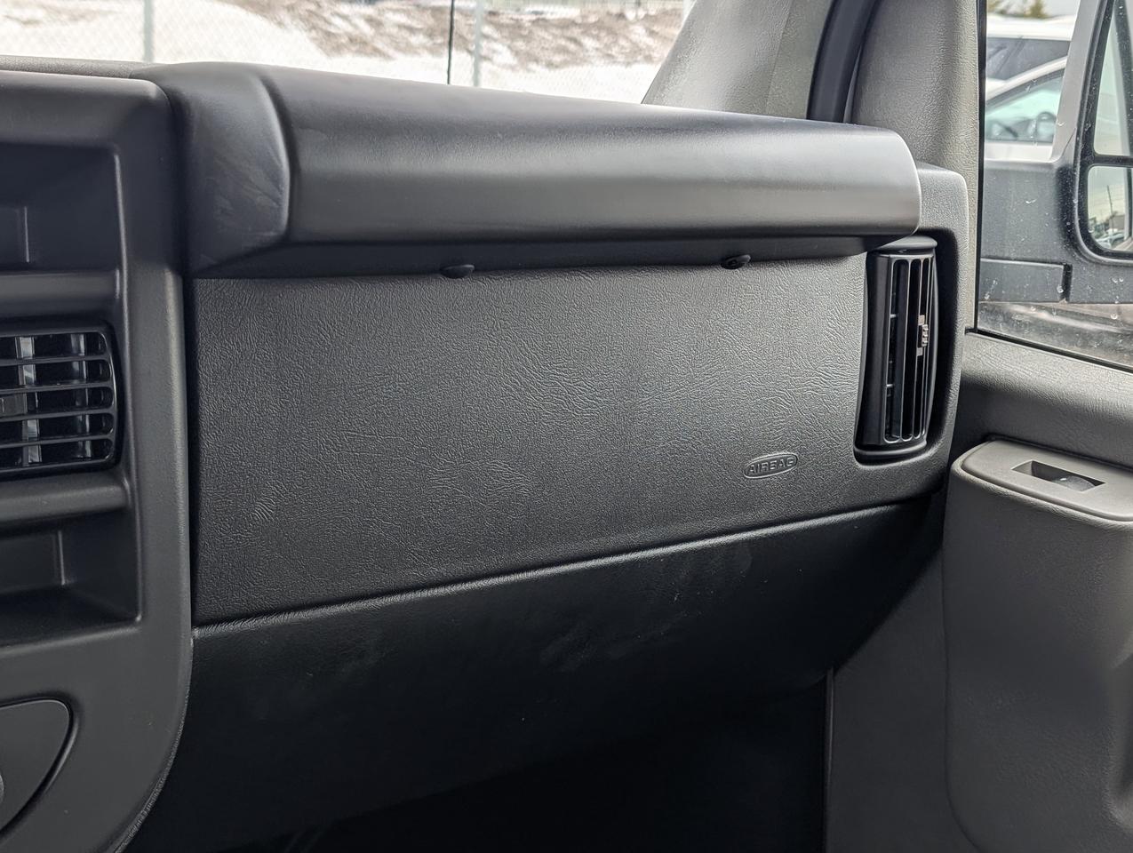 2025 GMC Savana Cargo Van  Photo