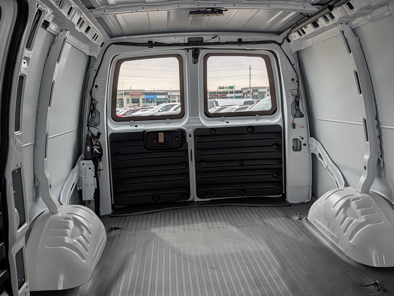 2025 GMC Savana Cargo Van  Photo