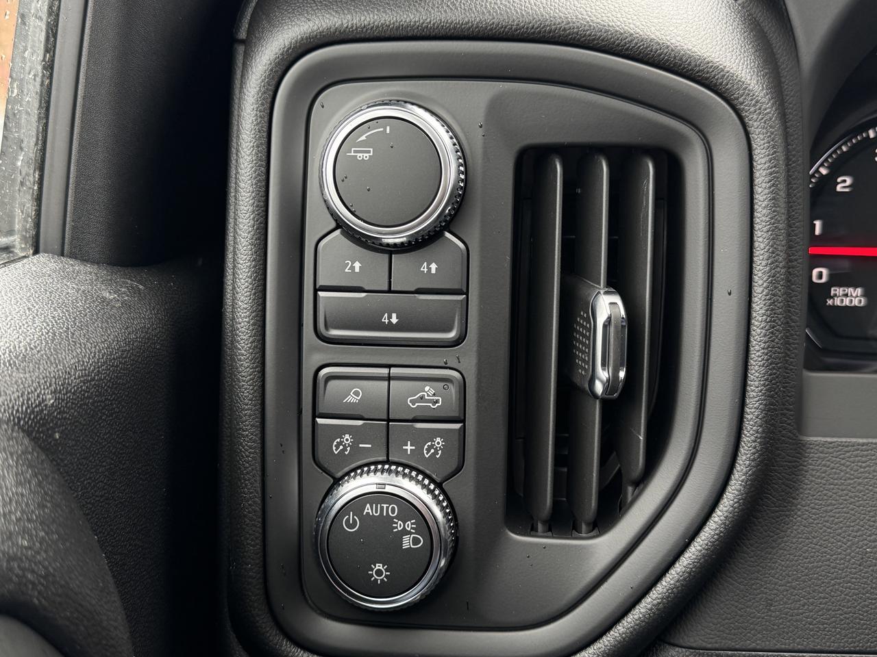 2026 GMC SIERRA 2500HD Pro Photo