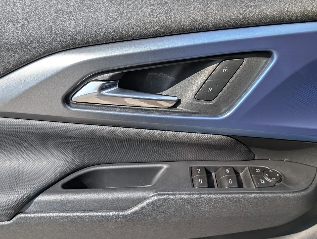 2026 Chevrolet Equinox EV LT Photo