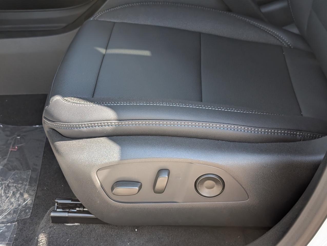 2026 Chevrolet Equinox EV LT Photo