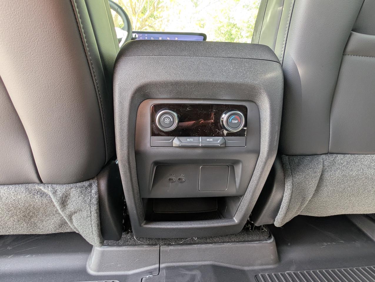 2026 Buick Enclave Sport Touring Photo