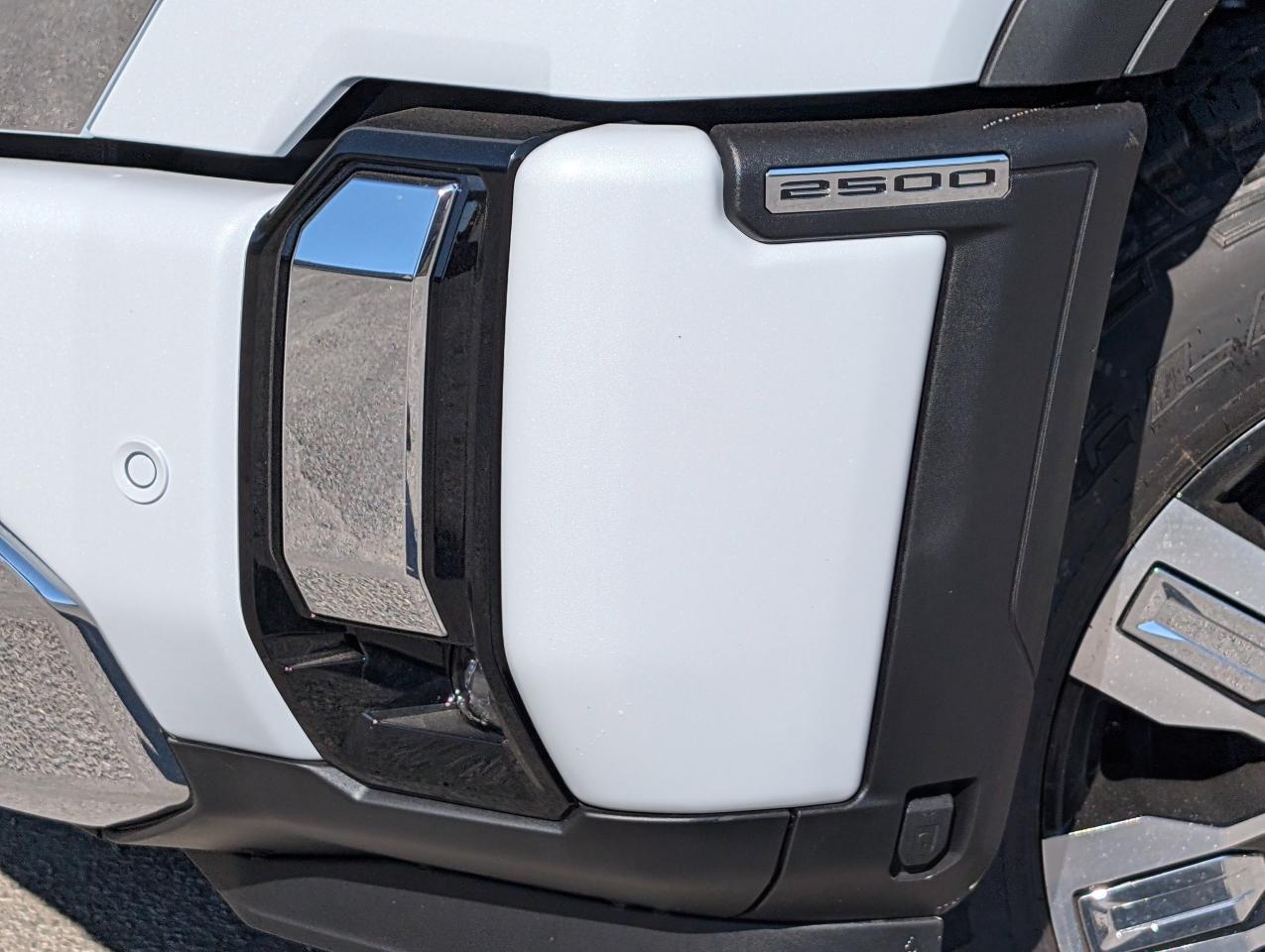 2026 GMC SIERRA 2500HD DENALI Photo2