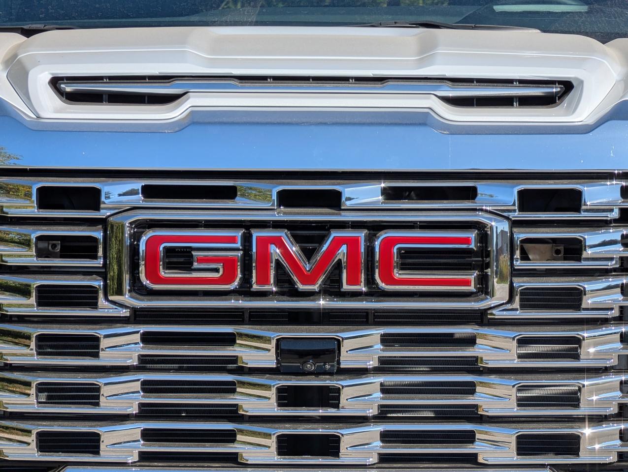 2026 GMC SIERRA 2500HD DENALI Photo
