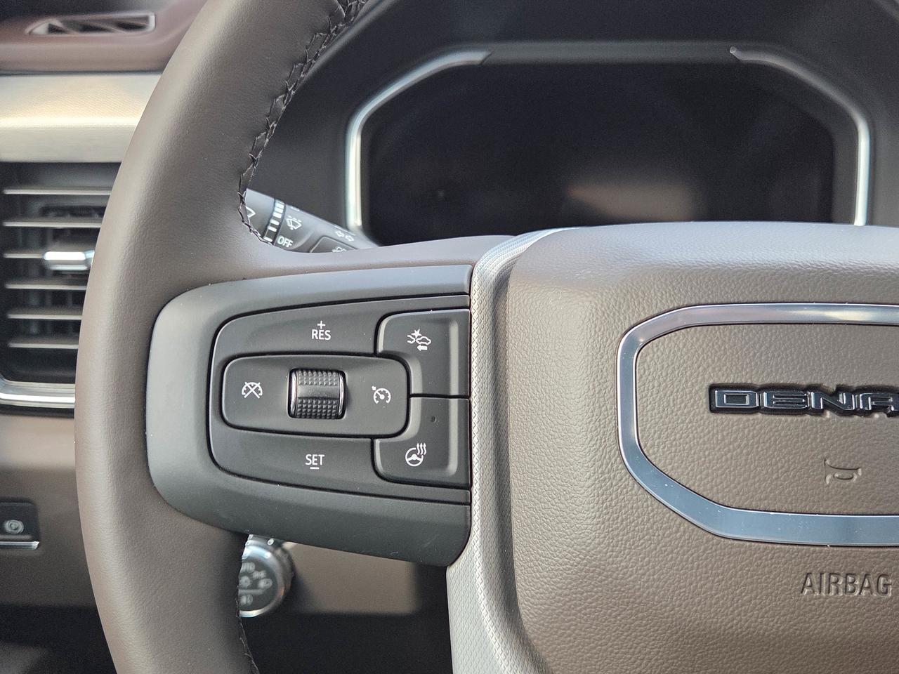2026 GMC SIERRA 2500HD DENALI Photo