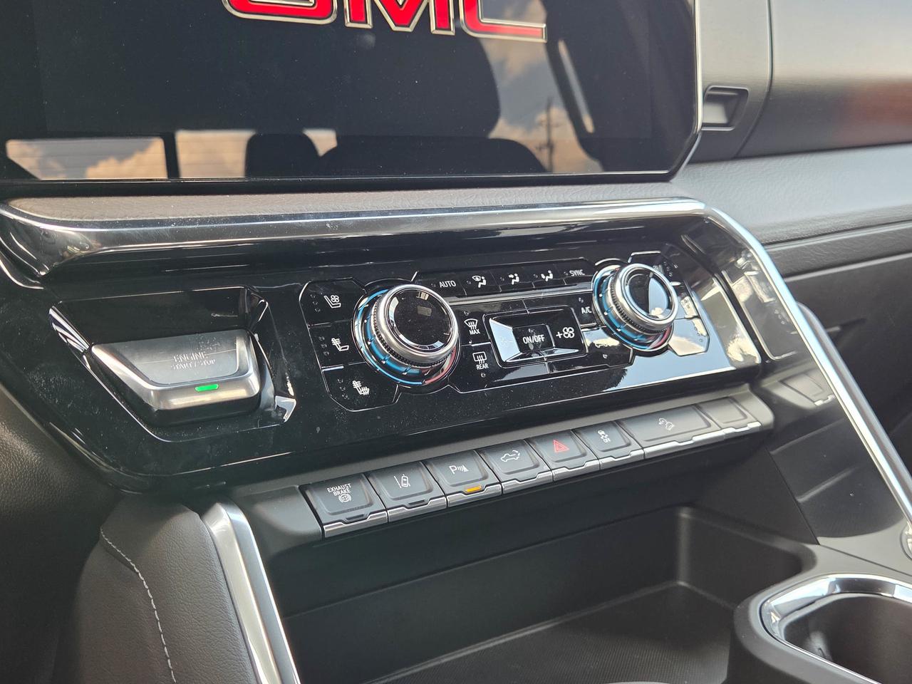 2026 GMC SIERRA 2500HD DENALI Photo
