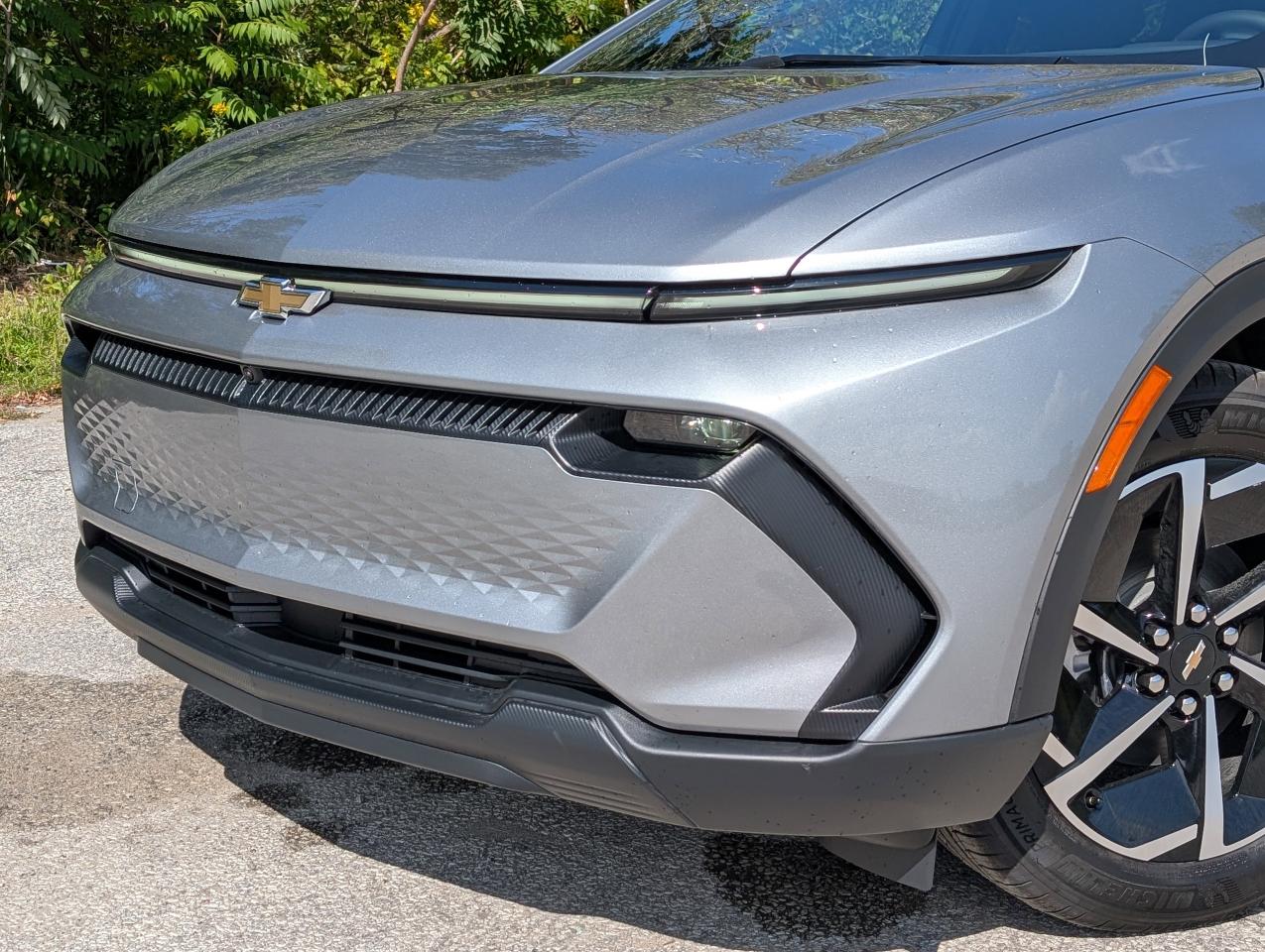 2026 Chevrolet Equinox EV LT Photo2