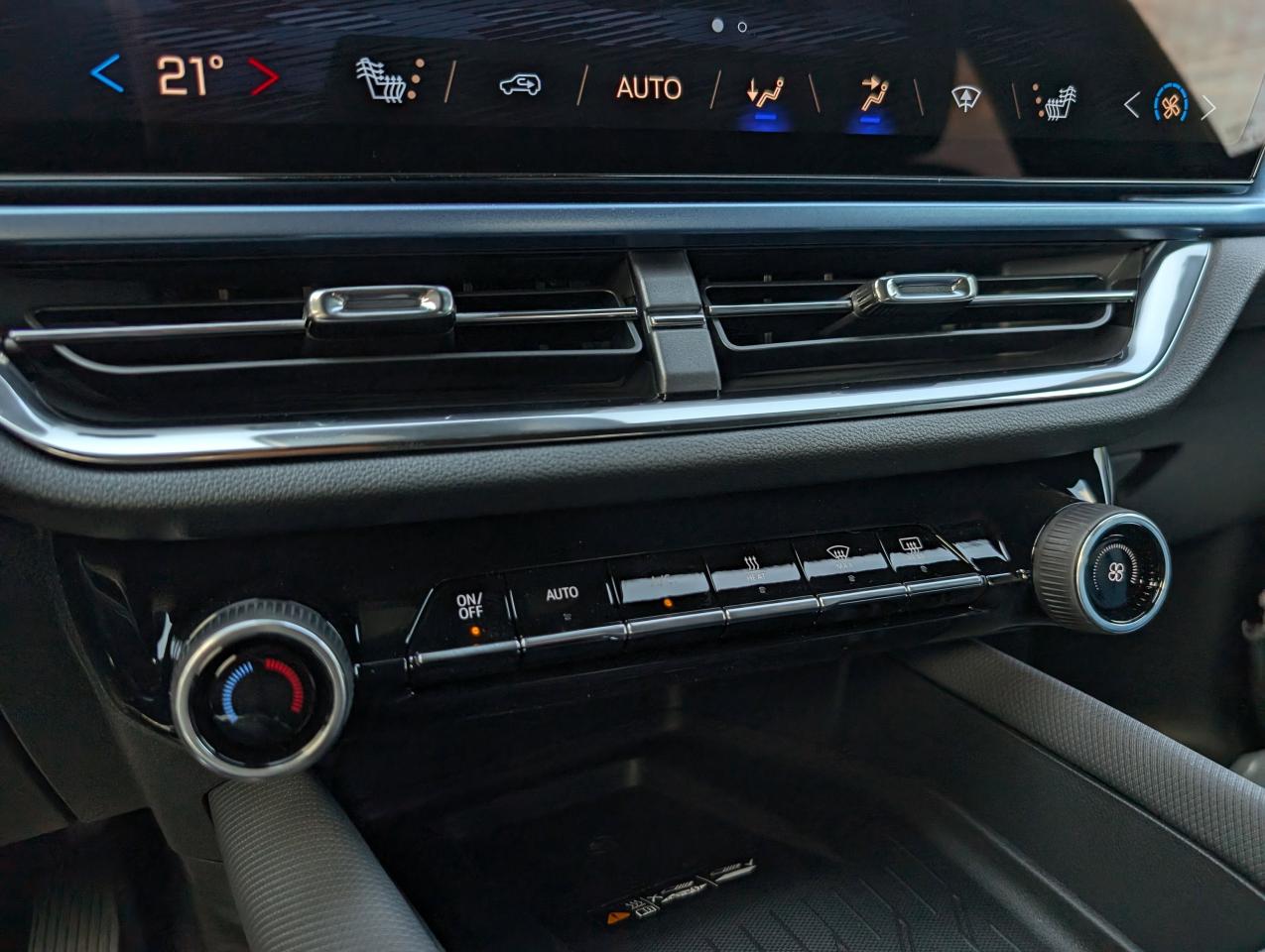 2026 Chevrolet Equinox EV LT Photo