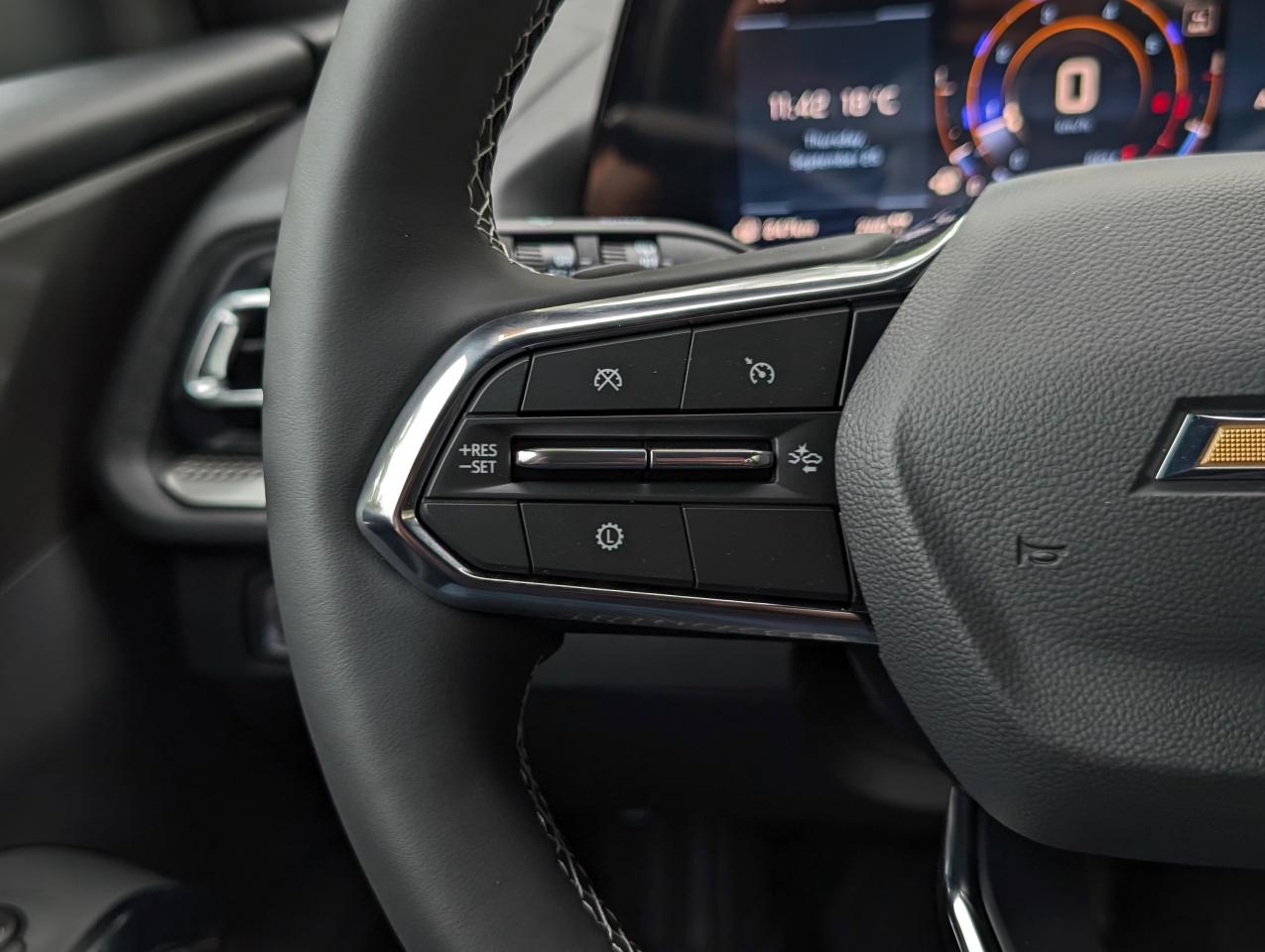 2026 Chevrolet Traverse LT Photo