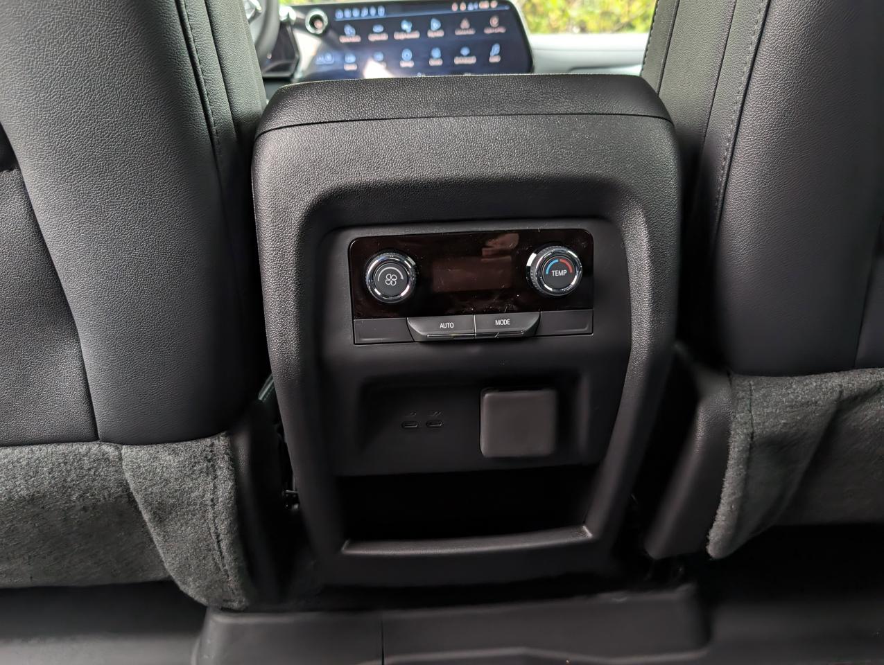 2026 Chevrolet Traverse LT Photo