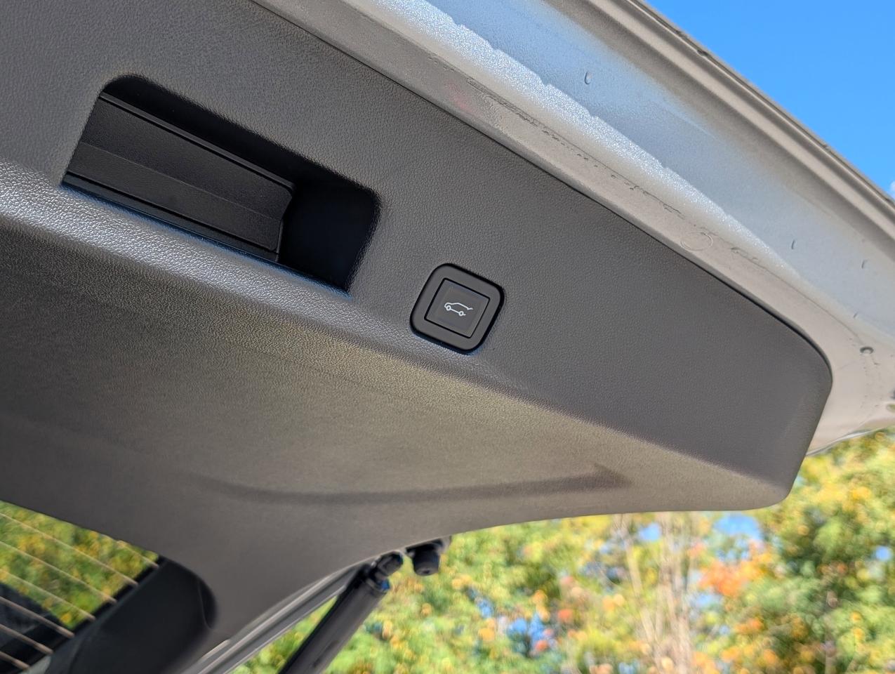 2026 GMC Acadia AT4 Photo