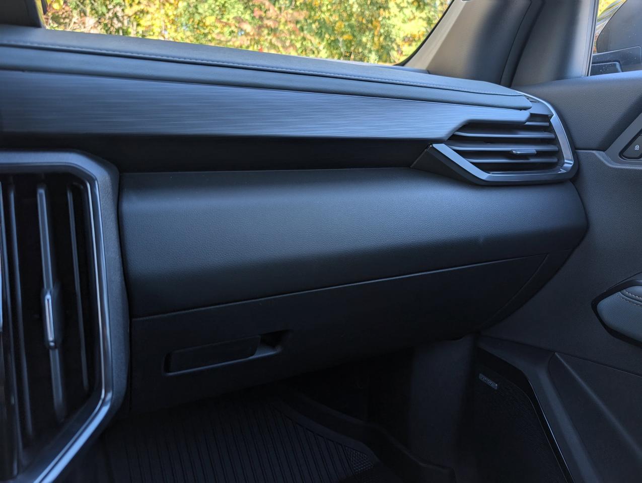 2026 GMC Acadia AT4 Photo