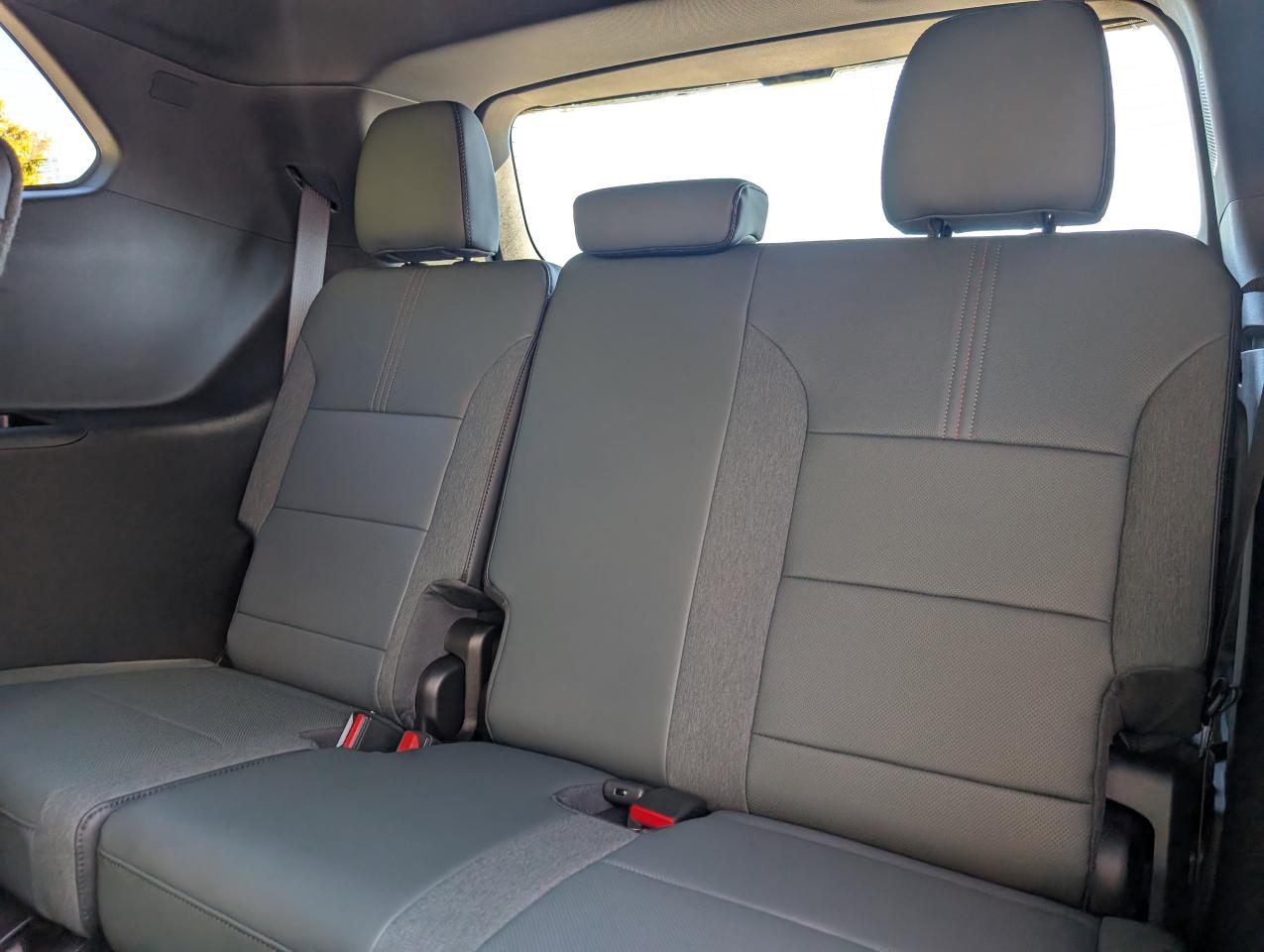 2026 GMC Acadia AT4 Photo