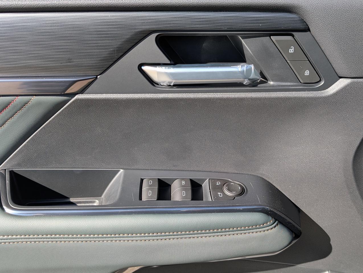 2026 GMC Acadia AT4 Photo