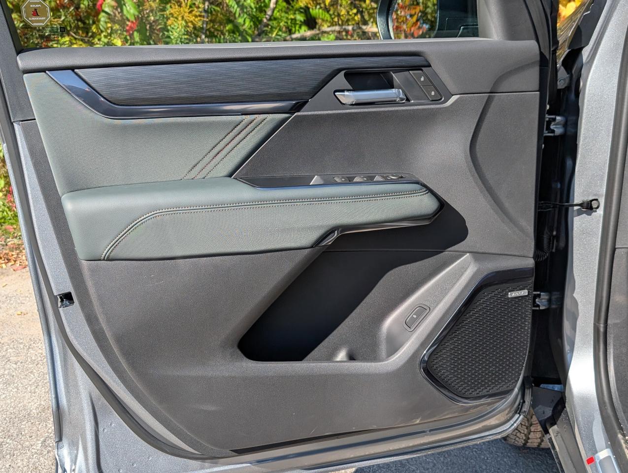 2026 GMC Acadia AT4 Photo